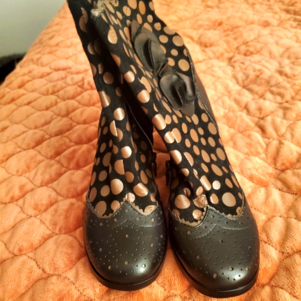 Leather boots